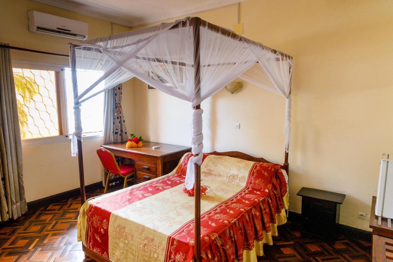 Hotel Melrose Sambava Esterno foto